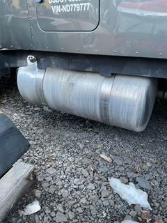 Peterbilt 579 Right Fuel Tank
