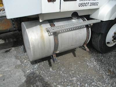 Volvo VNL Right Fuel Tank