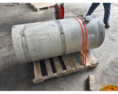 Volvo VNL Right Fuel Tank