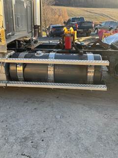 Western Star 4900FA Left Fuel Tank for a Western Star Trucks 4900 FA
