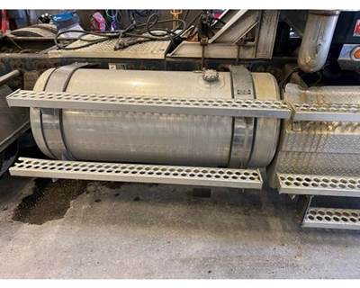 Western Star 4900FA Left Fuel Tank for a Western Star Trucks 4900 FA