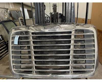 Used 2020 Freightliner Cascadia Grille