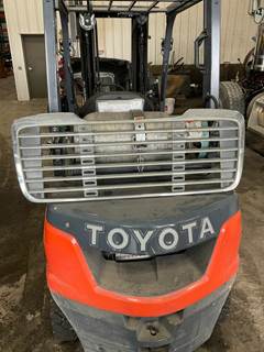 Freightliner M2 106 Grille