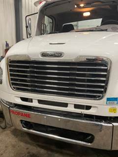Freightliner M2 106 Grille