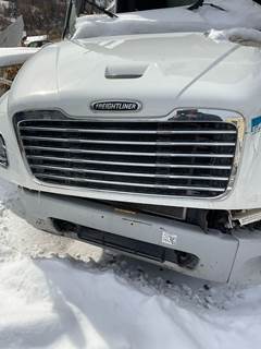 Freightliner M2 106 Grille