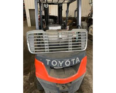 Freightliner M2 106 Grille
