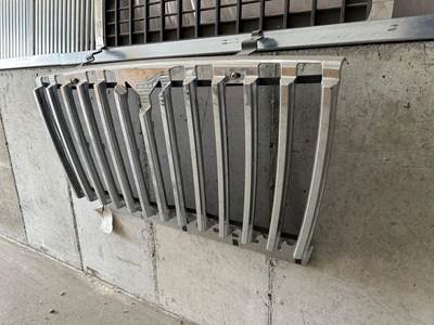 International 7400 Grille