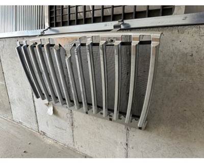 International 7400 Grille