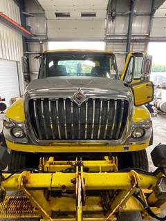 International 7600 Grille