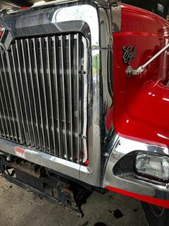 International 9900i Left Grille