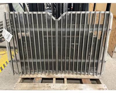 Used 2015 International 9900I Center Bar Grille Section