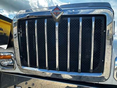 International HX520 Grille
