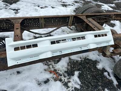 Isuzu NPR Grille for a Isuzu NRR