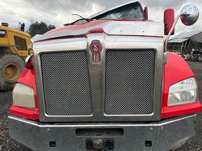 Kenworth T880 Grille