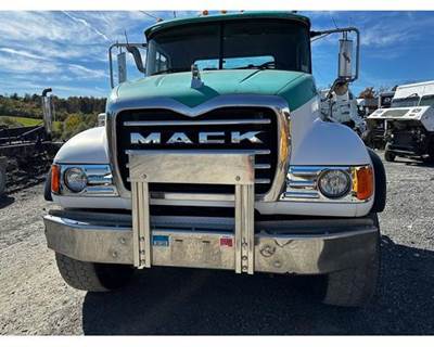2002 Mack Granite CV713 Center Grille