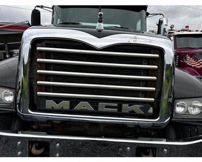 Used 2009 Mack Granite GU713 Center Grille
