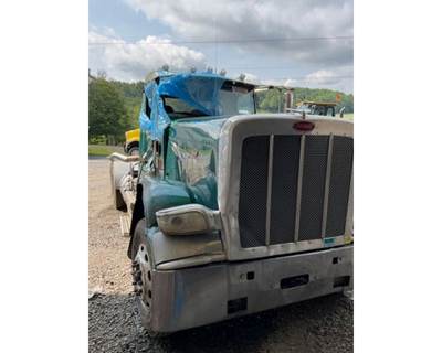 Peterbilt 389 Grille