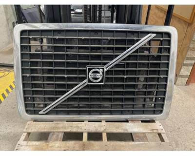 Volvo VNL Grille