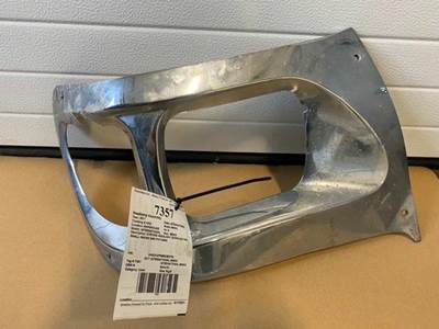 International 9900ix Left Headlight Assembly