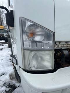 Isuzu Right Headlight Assembly for a Isuzu NRR