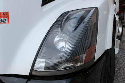 Volvo VNL Left Headlight Assembly