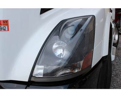 Volvo VNL Left Headlight Assembly