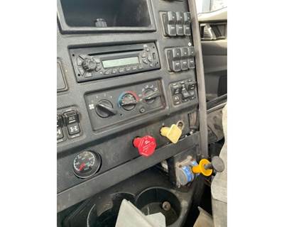 Caterpillar CT660 Heater / AC Temp Control for a CAT CT660
