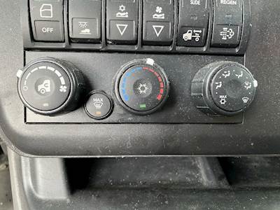 International LT625 Heater / AC Temp Control
