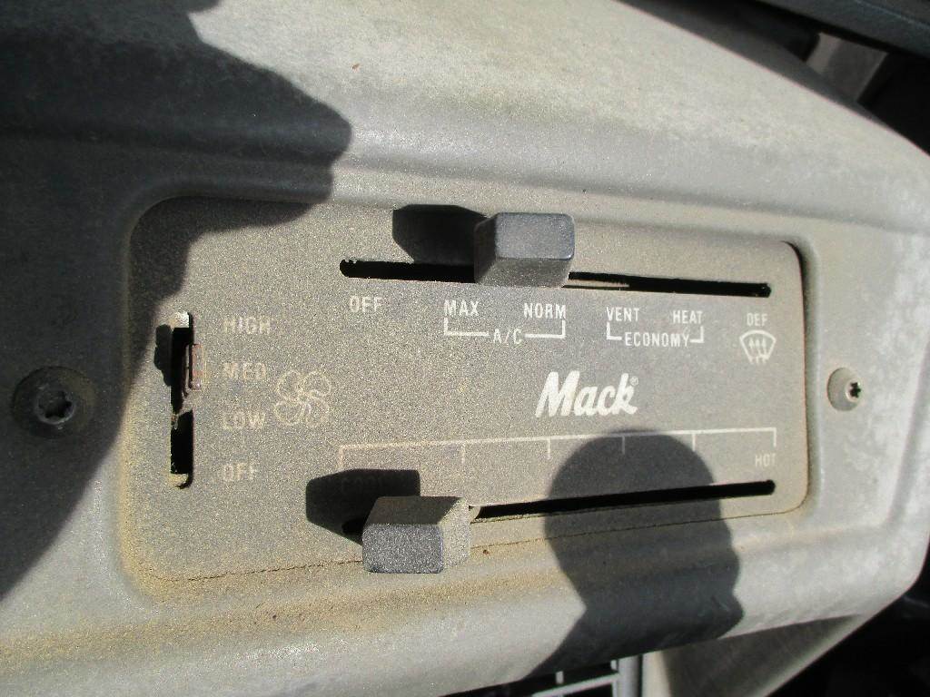 1996 Mack RD688S Heater / AC Temp Control For Sale Morrisville, NY