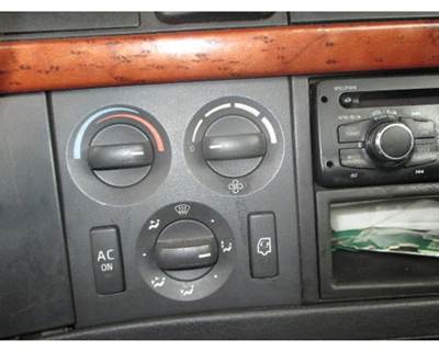 Used 2004 Volvo VNL Heater / AC Temp Control, Day Cab