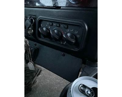 2022 Western Star 4900FA Heater / AC Temp Control with Bunk Heat and A/C