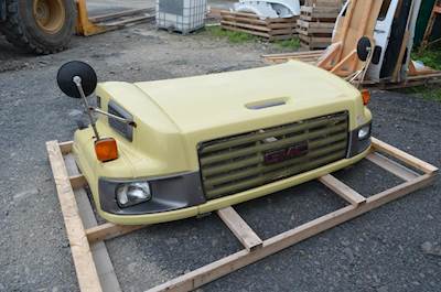 Chevrolet C5500 Hood for a GMC C5500
