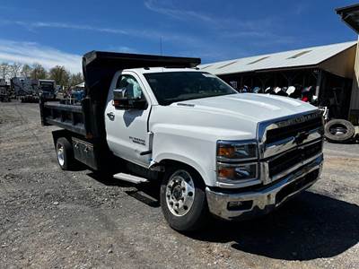 Chevrolet C5500 Hood for a GMC C5500
