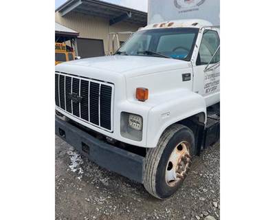 Used 2001 Chevrolet C6500 Hood (Missing One Headlight)