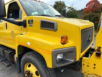 Chevrolet C7500 Hood