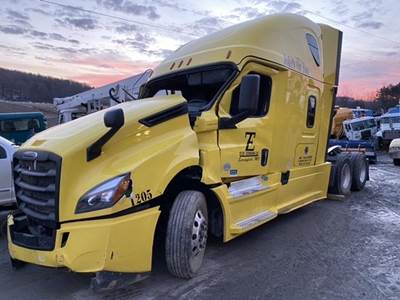 Freightliner Cascadia Hood for a Freightliner CASCADIA 125