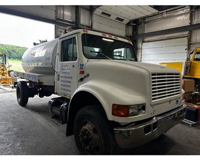 International 4900 Hood