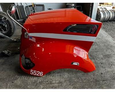 Kenworth T680 Left Hood