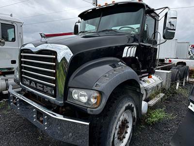 Mack Granite GU713 Hood for a Mack GU713