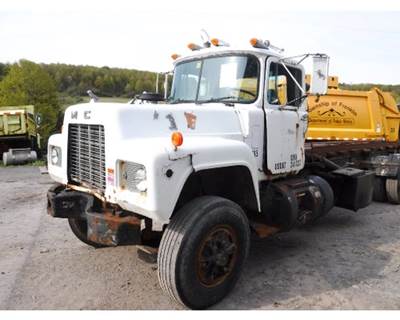 Mack RD690S Hood