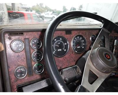 International 9200i Instrument Panel Cluster