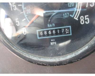 International 9300 Instrument Panel Cluster