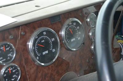 International 9400 Instrument Panel Cluster for a International 9400I