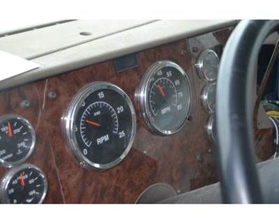 International 9400 Instrument Panel Cluster for a International 9400I