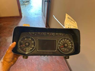 International LT62F Instrument Panel Cluster