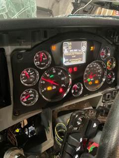 Kenworth T680 Instrument Panel Cluster