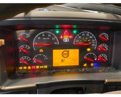 Volvo VNL Instrument Panel Cluster