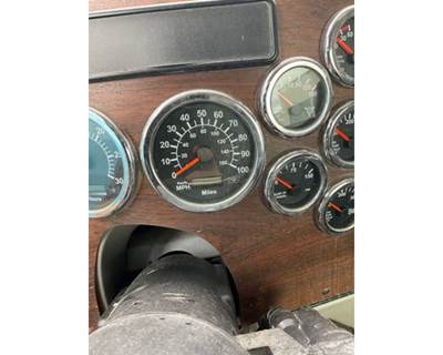 Western Star 4900SA Instrument Panel Cluster for a Western Star Trucks 4900 SA