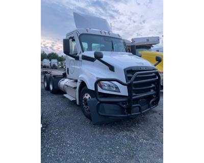Freightliner Cascadia Truck