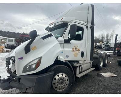 Freightliner Cascadia Truck